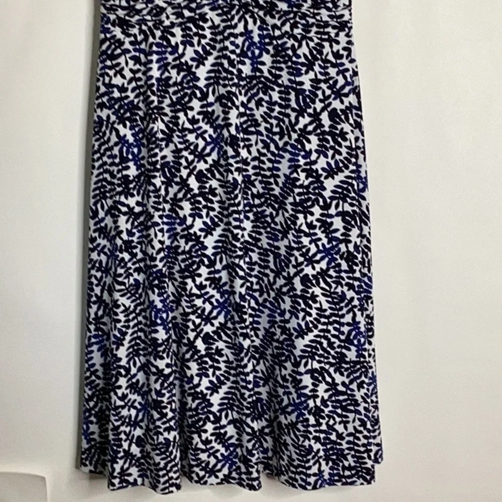 Jones Wear Sleeveless Navy/White  Polyester Business Casual Print Dress Size 8 - Picture 2 of 12